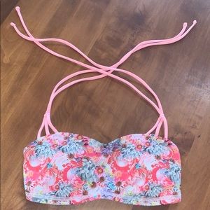 Lululemon “Flowabunga” alight swim top/sports bra